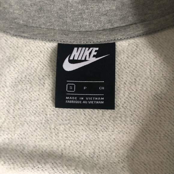 Nike crop top - Picture 3 of 4